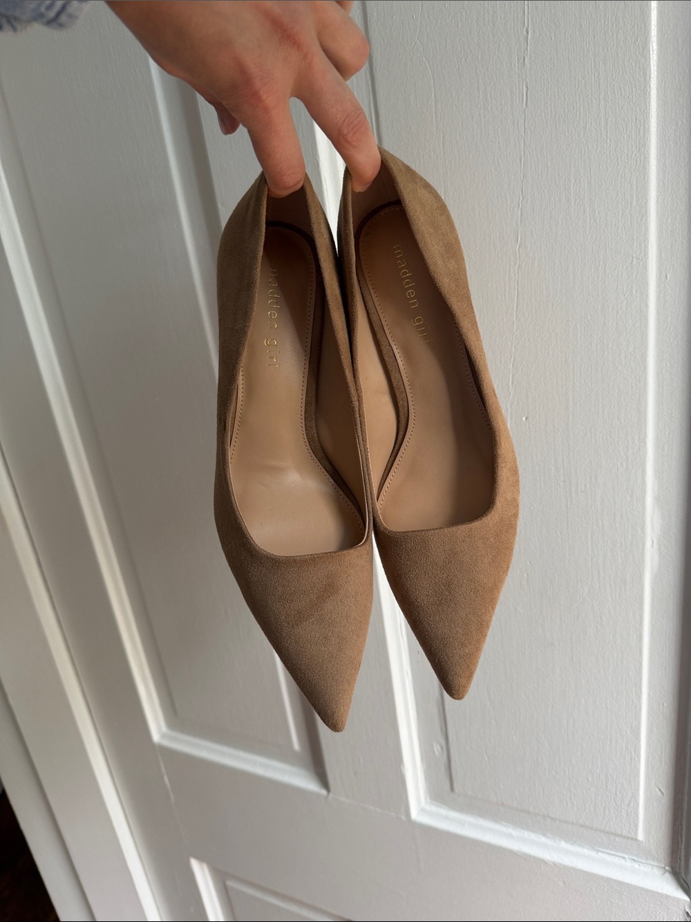 Classic Pointed-Toe Suede Pump in Taupe